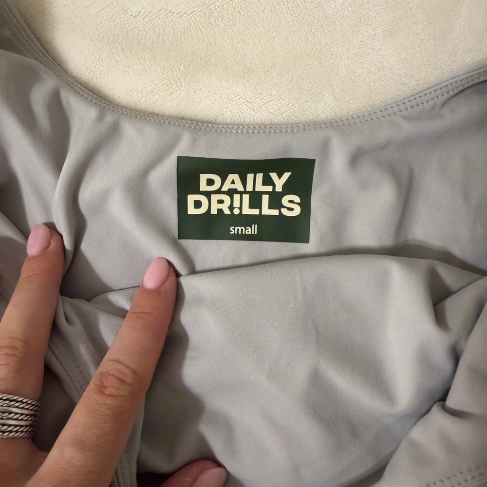 Daily Drills Pale Gray Active Set - Crop Tank & High-Waist Leggings - Picture 3 of 3